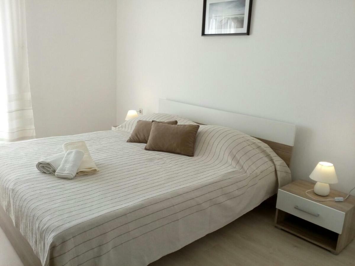 Apartman Knapic Koromačno Kültér fotó
