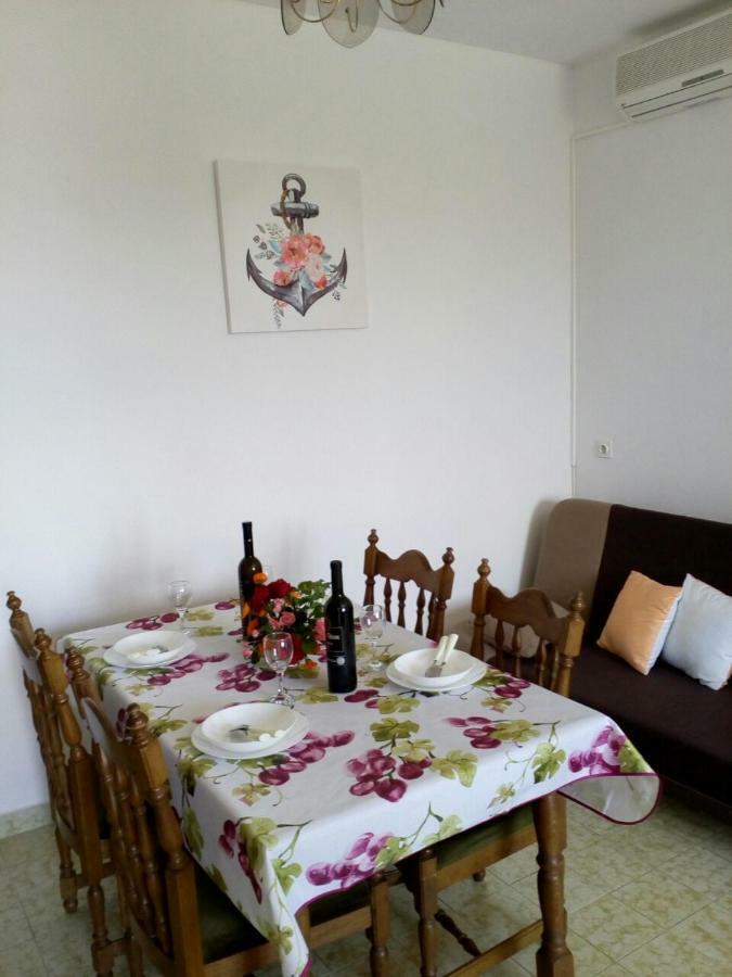 Apartman Knapic Koromačno Kültér fotó